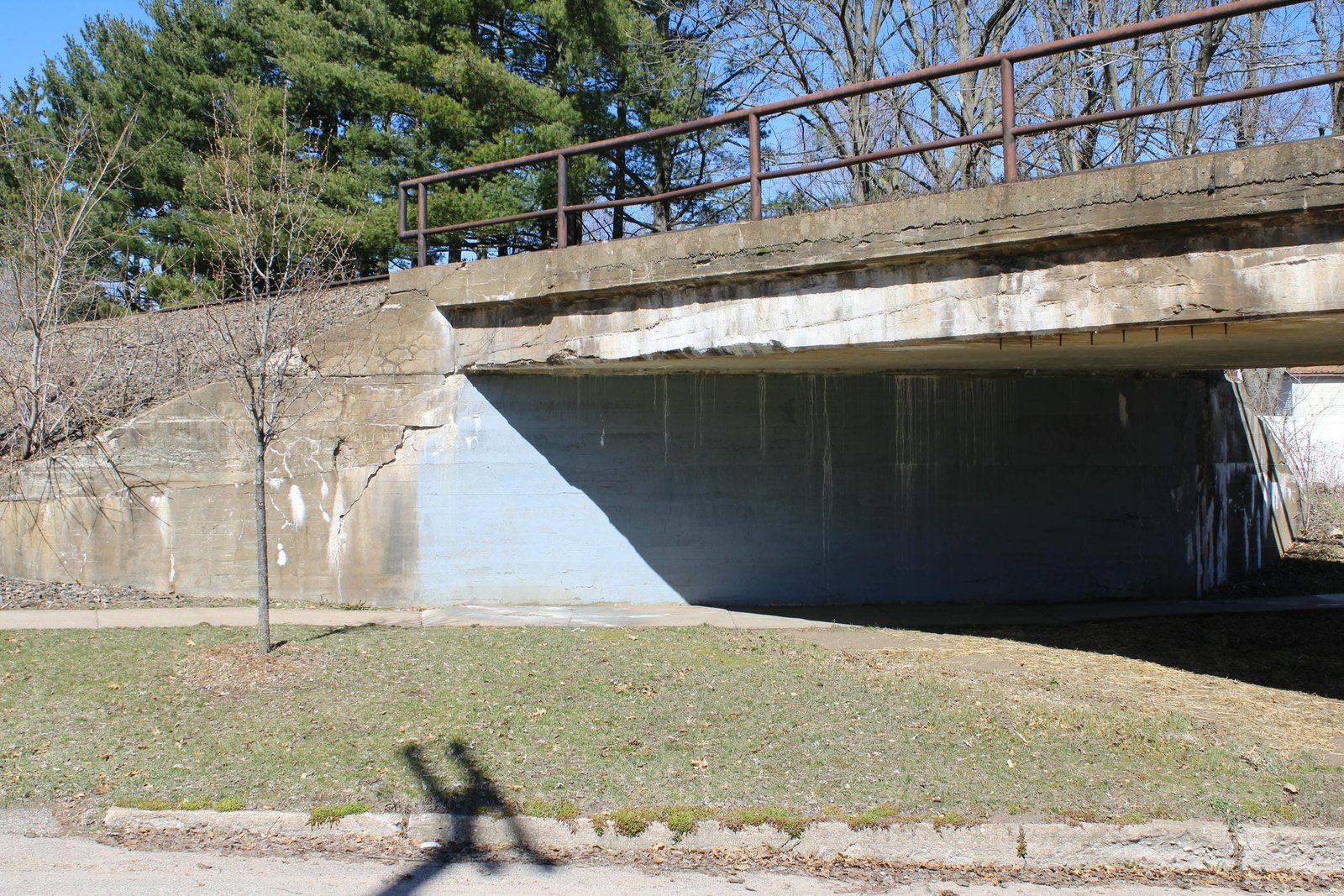 North abutment